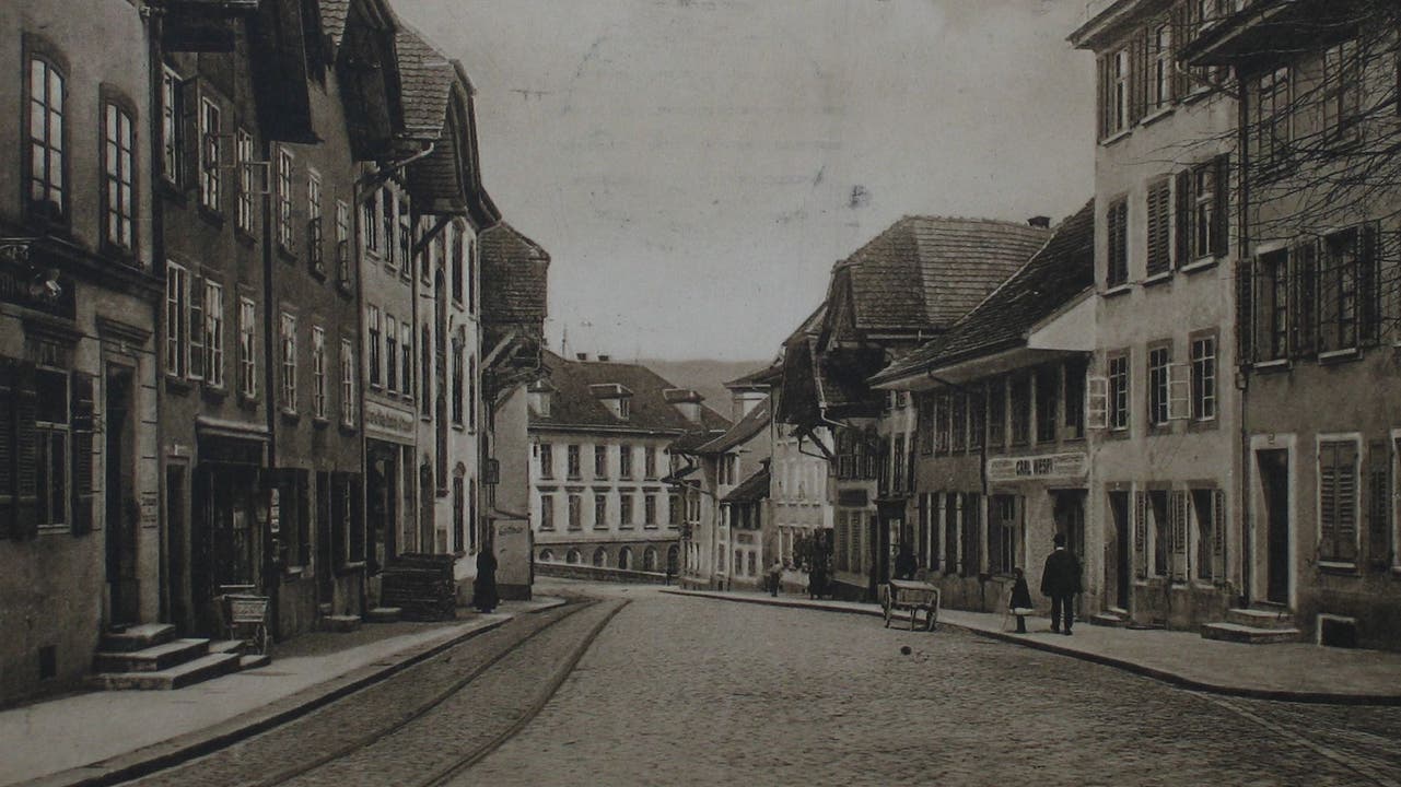 Die Obere Vorstadt um 1921. So leer sieht man die Strasse heute selten.