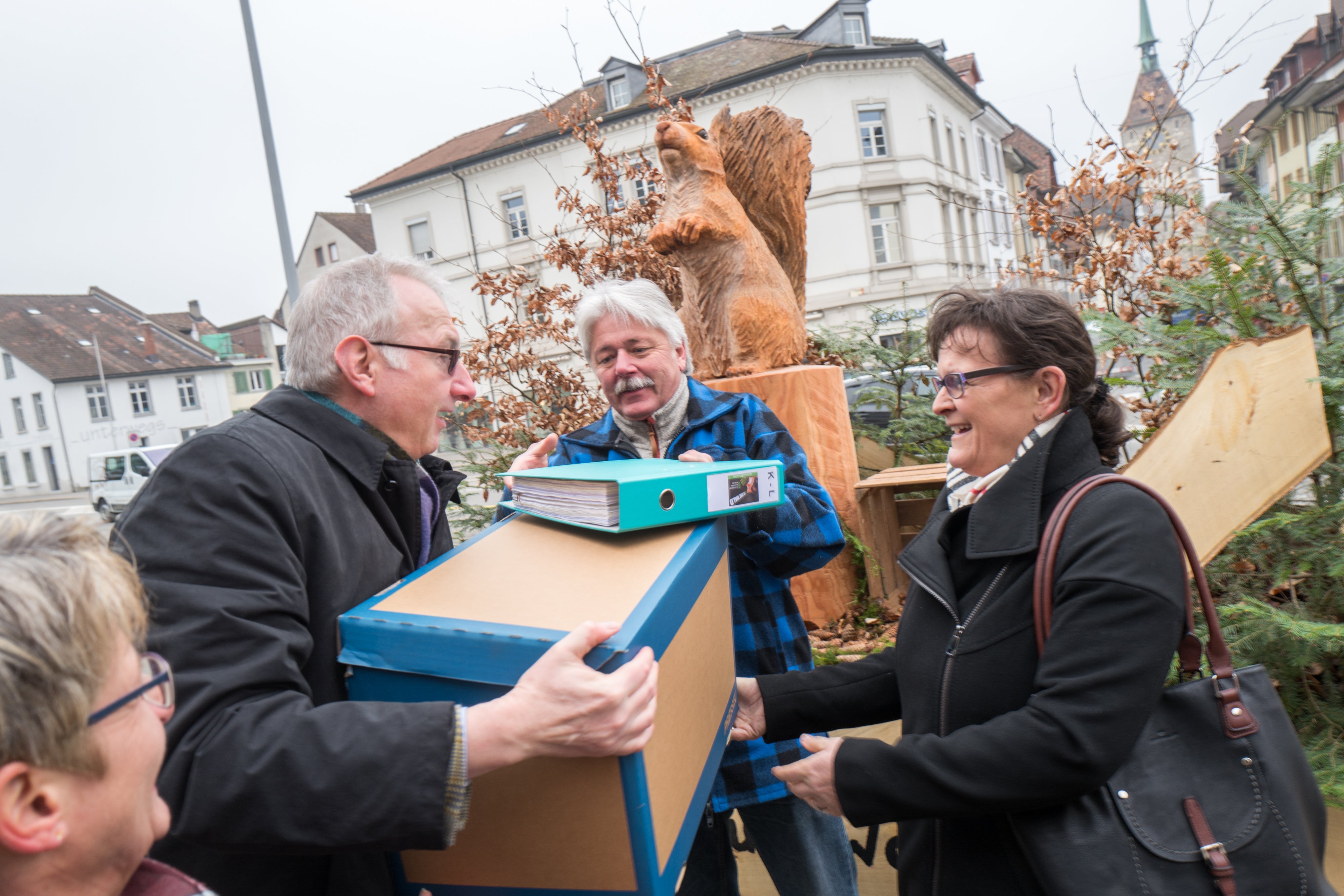 Bildstrecke - Unterschriftenübergabe Volksinitiative «Ja! Für Euse Wald»