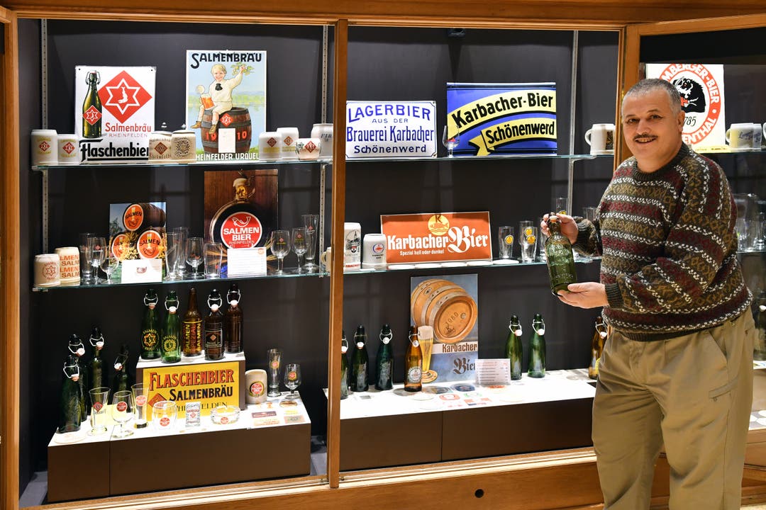 Die erste Bierflasche seiner Sammlung, eine 1-Liter-Bügelflasche der Brauerei Karbacher, Schönenwerd, erhielt Urs Richner als Maurerlehrling bei einem Garagenumbau
