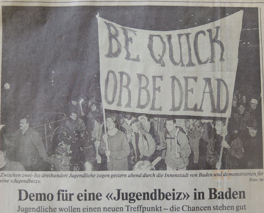Die Badener Jugend demonstriert im Dezember 1994 auf der Strasse lautstark für eine Jugendbeiz wie das "Quick".