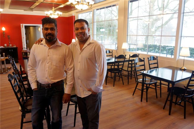 Rajah (links) und Vive wollen das Restaurant «Zum grüene Aff» zum beliebten Ausflugsziel machen.