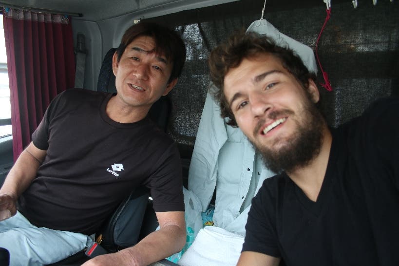 Von Higashihiroshima nach Onomichi_Tesuia fährt einen kleinen Lieferwagen. Ich kriege aber nicht heraus, was er transportiert. Sprachbarriere