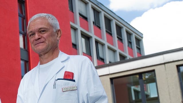 Gastroenterologe Dr. Jürg Knuchel, Leitender Arzt. (Bild: Emanuel Freudiger)