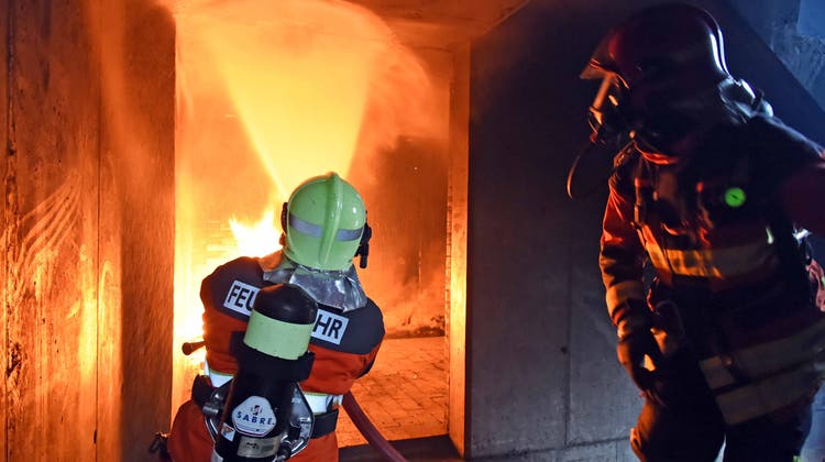 Übung für den Ernstfall: Oltner Feuerwehr im Einsatz mit Atemschutzgeräten