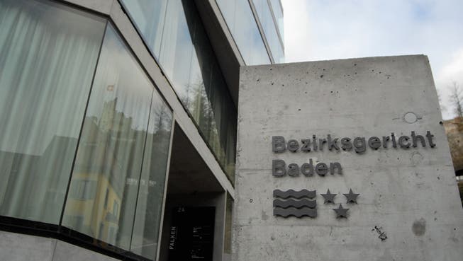 Die Täterin stand wegen Urkundenfälschung und betrügerischem Missbrauch einer Datenverarbeitungsanlage vor dem Bezirksgericht in Baden.