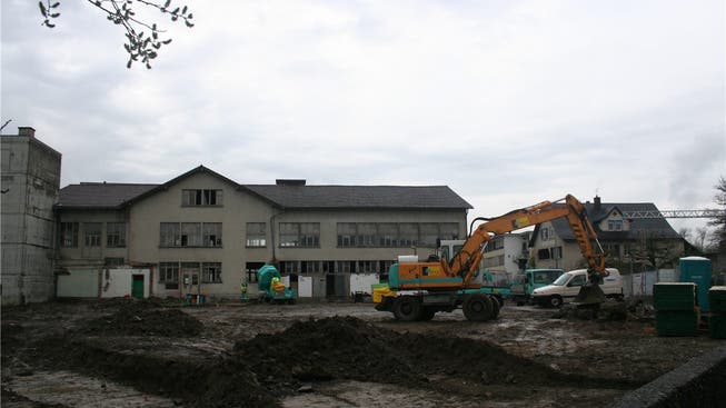 Der Beweis: Bei der ehemaligen Büromöbelfabrik Kopp an der Baumstrasse in Schönenwerd sind in den letzten Tagen tatsächlich erste Vorarbeiten im Gang.