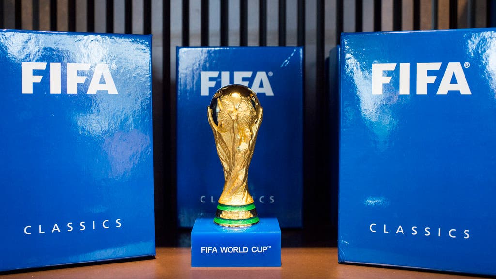 Darf natürlich nicht fehlen: Der begehrte WM-Pokal.
