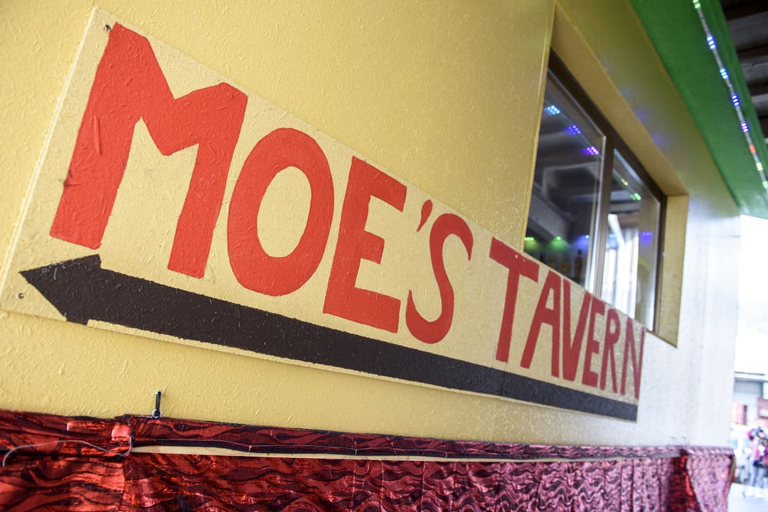 Obs in «Moe's Taverne» auch «Duff»-Bier serviert wird?