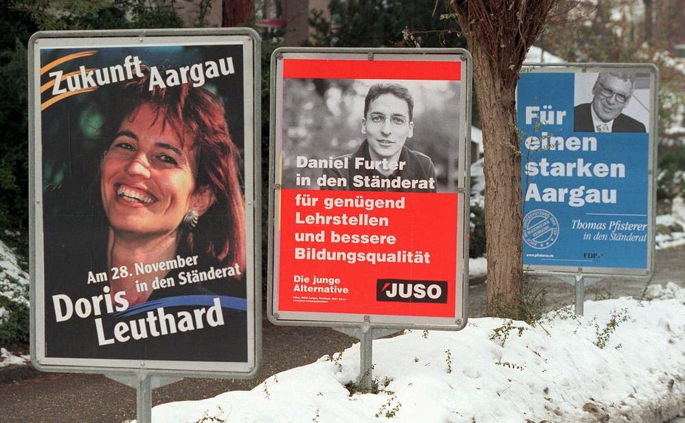 Seit 1997 im Aargauer Grossen Rat kandidierte Doris Leuthard 1999 für den National- und Ständerat. Der damalige CVP-Parteisekretär liess Duschbeutel mit ihrem Gesicht verteilen. Der Slogan «Duschen mit Doris» hat sich bis heute gehalten.