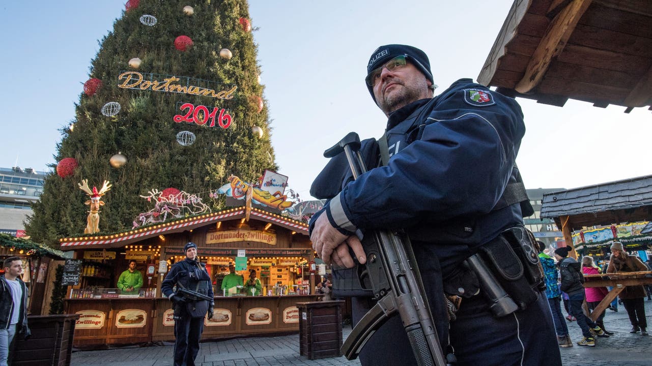 An den Weihnachtsmärkten werden die Sicherheitsmassnahmen verschärft.