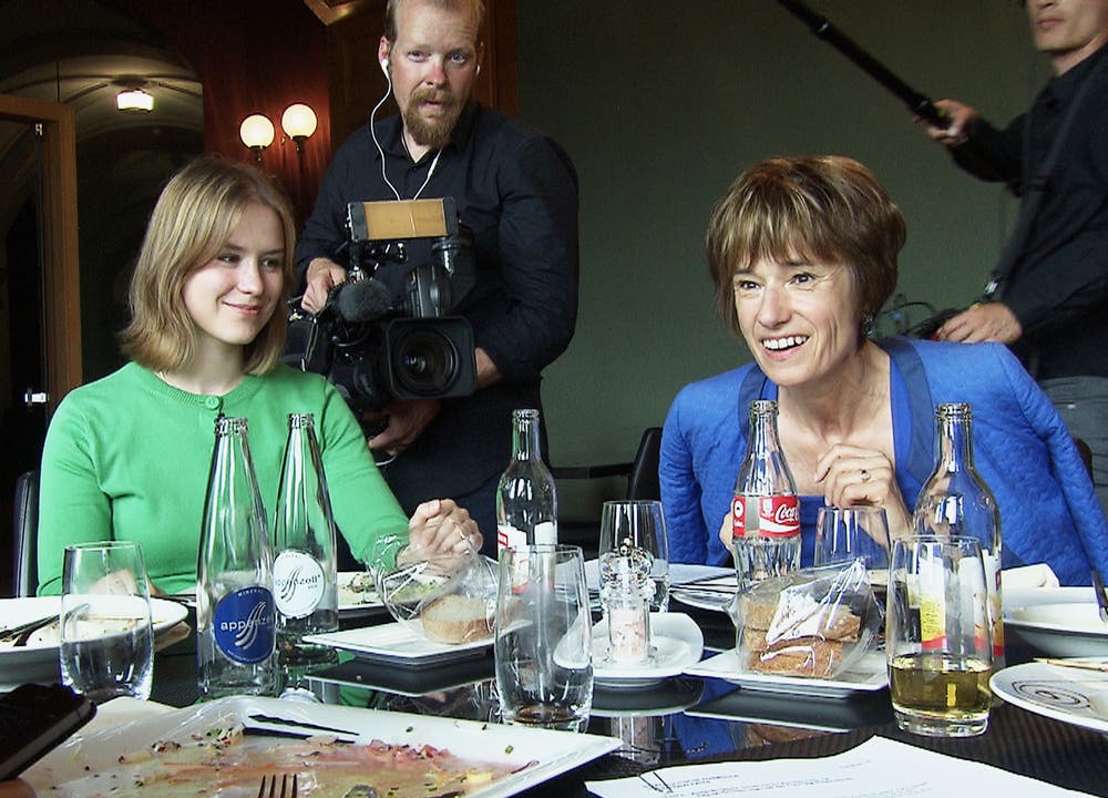 Ruth Humbel mit CVP-Mitarbeiterin Stefanie Egger im Bundeshaus-Restaurant.