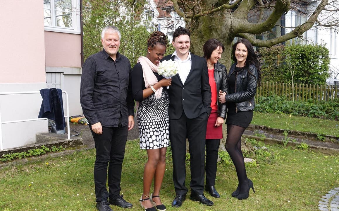 Simon Gomm Bild mit seiner Frau, Familie und dem Vater Regierungsrat Peter Gomm.