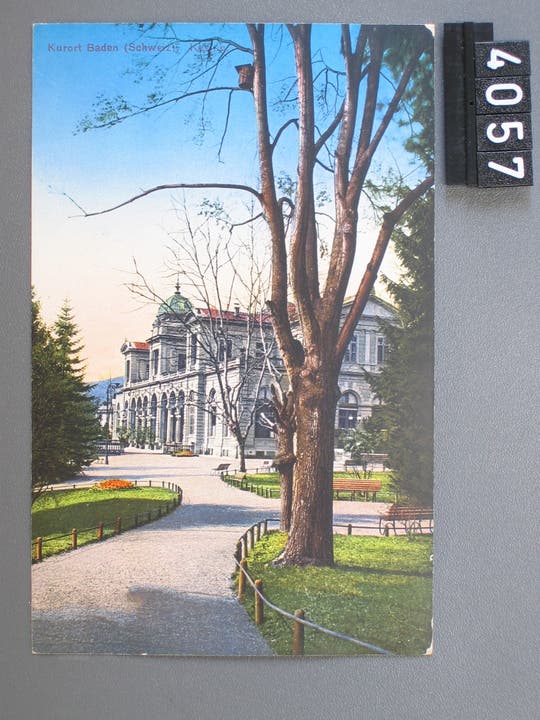 Eine Postkarte von 1923, die den Kursaal Baden zeigt.