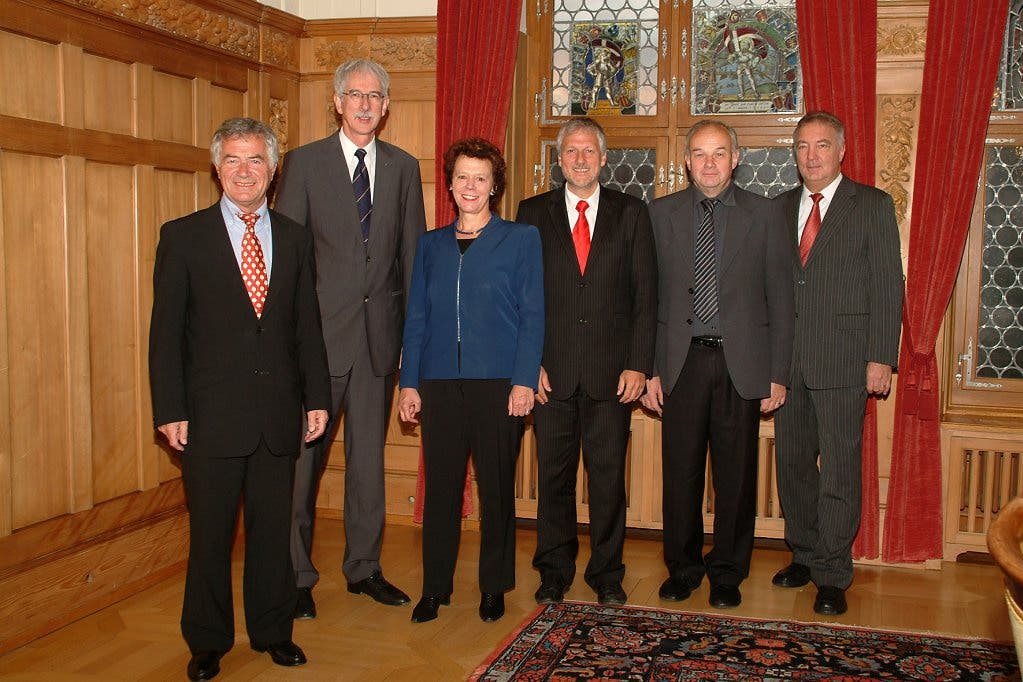 2007 Walter Straumann, Klaus Fischer, Esther Gassler, Peter Gomm, Christian Wanner und Staatsschreiber Konrad Schwaller