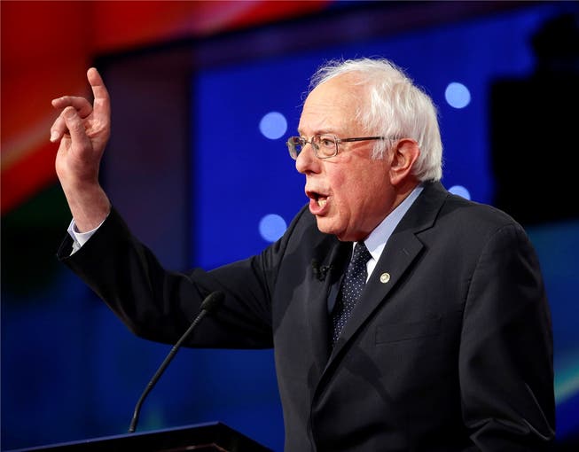 Wittert seine Chance: Bernie Sanders feuert Breitseiten auf Hillary Clinton ab.Key