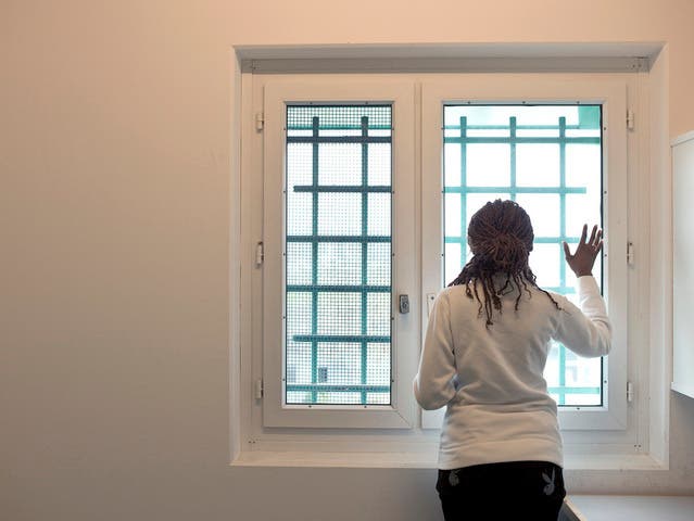 Eine Inhaftierte der Abteilung Ausschaffungshaft im Flughafengefängnis in Zürich Kloten (Symbolbild)