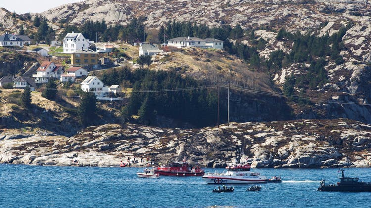 Helikopter stürzt in Norwegen ins Meer – mindestens elf Tote