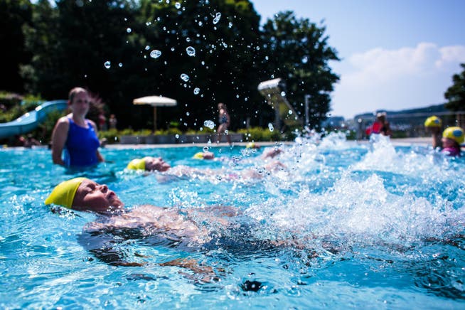 Ertrinken ist die zweithäufigste nicht natürliche Todesursache bei Kindern, deshalb ist Schwimmunterricht so wichtig.