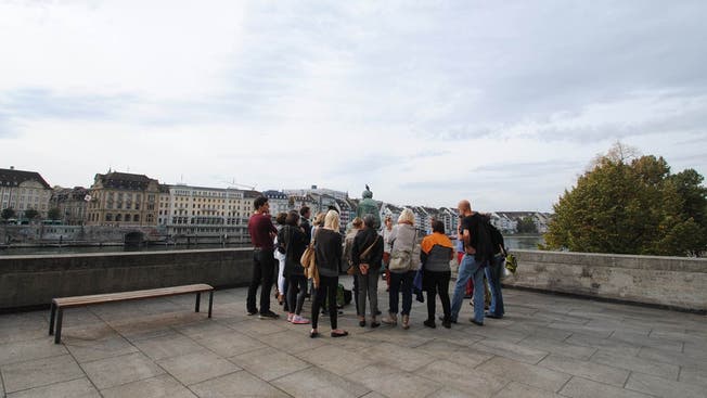 Auf Frauenstadtrundgängen können Frauen sowie Männer die Stadt Basel und die Geschichte der Frauen kennenlernen. (Archiv)