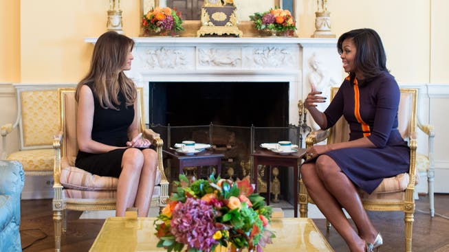 First Ladies unter sich Melania Trump und Michelle Obama beim Tee im Yellow Oval Room im Weissen Haus