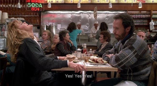 Die wohl berühmteste Filmszene zum Thema weiblicher Orgasmus: Meg Ryan spielt Billy Crystal im Restaurant einen Orgasmus vor.