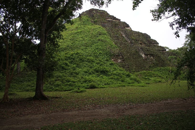 Die genauen Ursachen für den Kollaps der gesamten Maya-Zivilisation zu diesem Zeitpunkt ist bis heute nicht genau geklärt.