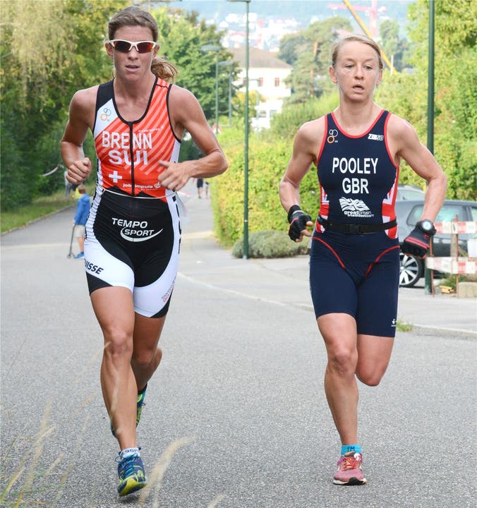 Nina Brenn hielt auf den ersten zehn Laufkilometern mit Emma Pooley mit, ehe diese auf dem Rad davonzog. mwy