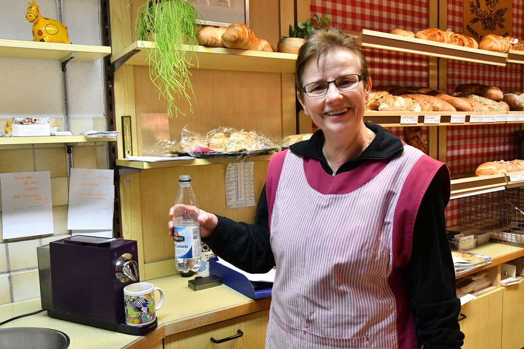 Monika Frey wohnt nicht im Dorf. «Nur für meinen Kaffee nehme ich Leitungswasser aus Erlinsbach zur Arbeit mit.»