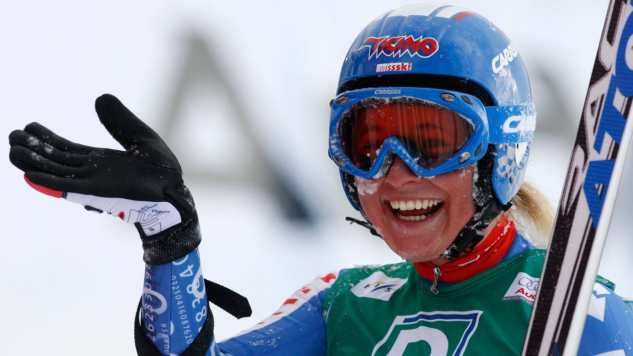 2. Februar 2008 - Lara Gut ist 16 Jahre, 9 Monate und 6 Tage alt, als sie mit Startnummer 32 in der Weltcup-Abfahrt in St. Moritz startet. Der Rest ist Geschichte: Kurz vor dem Ziel stürzt sie, rutscht über die Ziellinie und wird Dritte. Es ist ihr erster Podestplatz. Und der Anfang einer Erfolgsgeschichte.