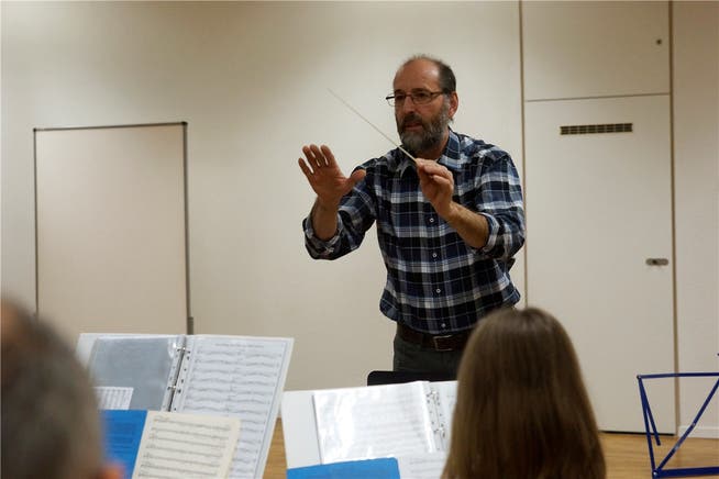Sepp Lüthy dirigiert, bis die Musikgesellschaft einen neuen Dirigenten gefunden hat. kob