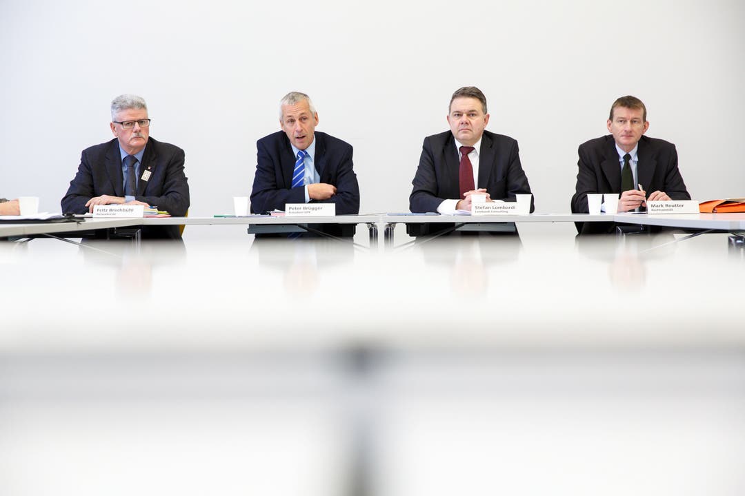 Fritz Brechbühl (Ratssekretär), Peter Brügger (Präsident GPK), Stefan Lombardi (Lombardi Consulting), Mark Reutter (Rechtsanwalt)