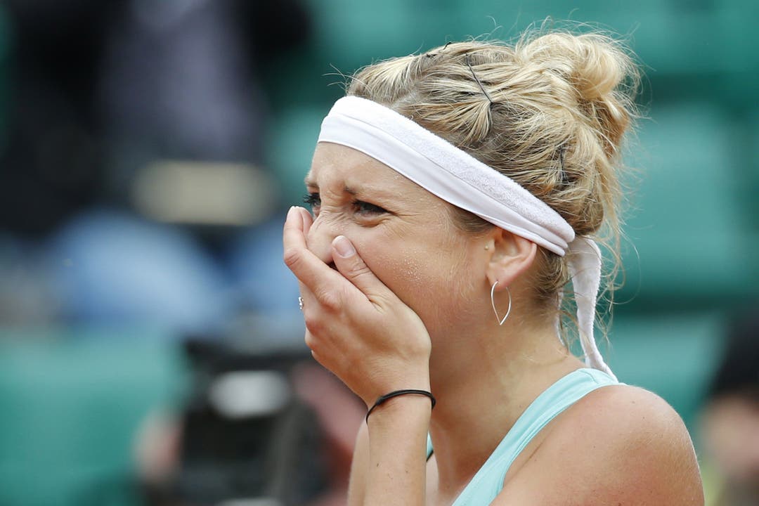 Emotionen: Timea Bacsinszky freut sich über den Viertelfinal-Einzug