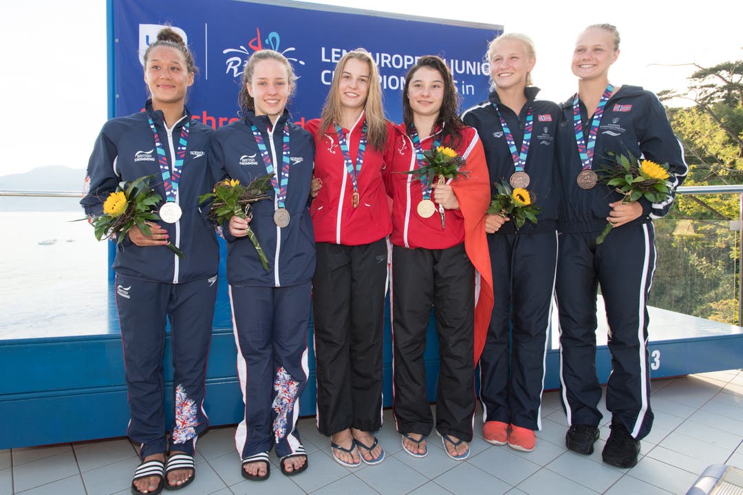 Michelle Heimberg und Madeline Coquoz gewinnen an der Junioren-EM Gold im 3m-Synchronspringen.
