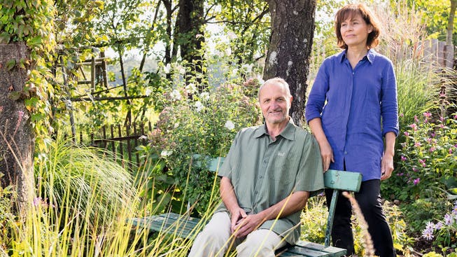 Eigentlich wollten Hans Massler und seine Frau Yvonne vor 14 Jahren nur die Umgebung etwas gestalten. Entstanden ist ein Gartenparadies.