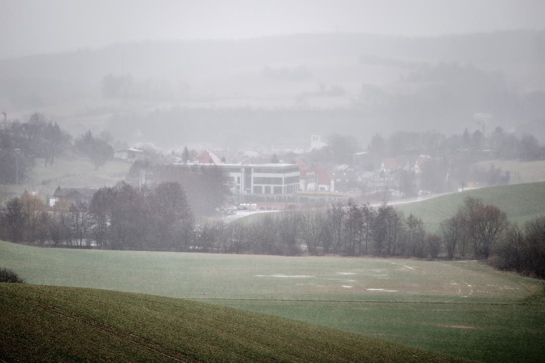 Im Kraichgauer Nebel versteckt sich das moderne Leistungszentrum der TSG Hoffenheim in Zuzenhausen.