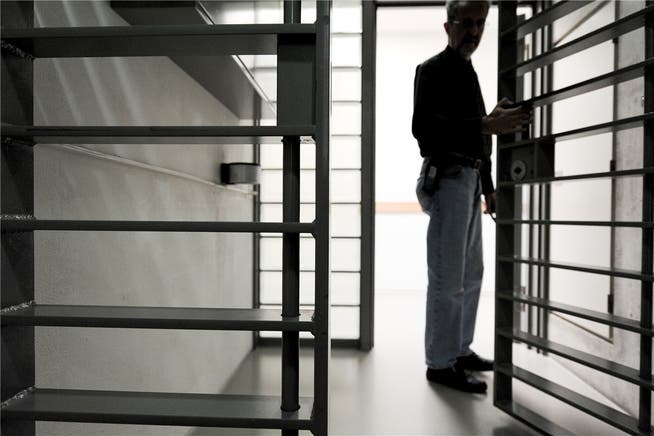 Zu schnell rein, zu lange drin: Experten kritisieren den Umgang mit der U-Haft.