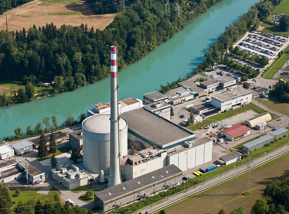 Das Atomkraftwerk Mühleberg ging 1971 in Betrieb und soll nach der Forderung der Grünen ebenfalls 2017 vom Netz gehen.