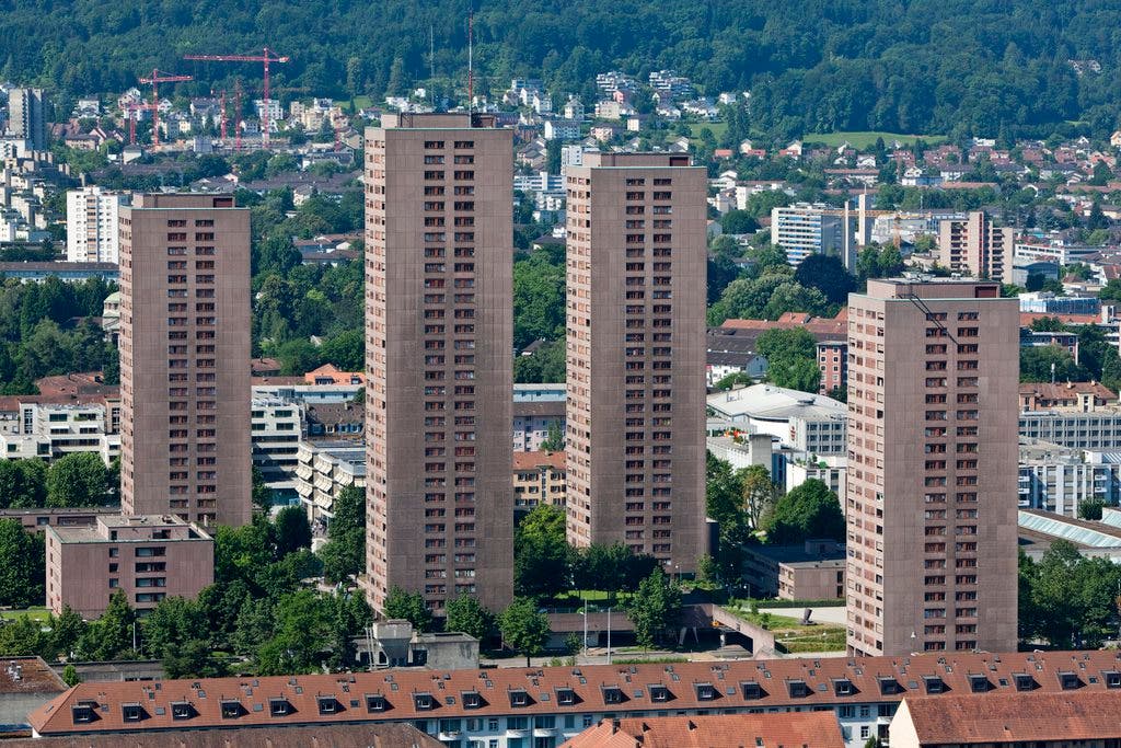 Hardau-Hochhäuser, Zürich: 95.4 m bzw. 86 m