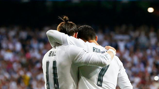 m Team von Real Madrid haben Gareth Bale (links) und Cristiano Ronaldo gemeinsam den Sieg in der Champions League bejubelt, im Nationaltrikot kann heute aber nur einer feiern.