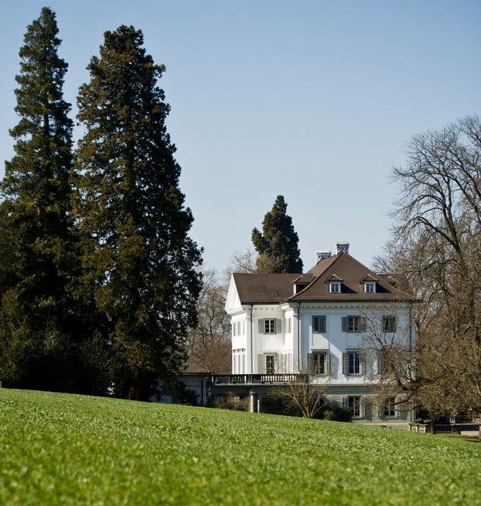 Schloss Eugensberg in Salenstein TG am Bodensee: Kurz vor dem Konzern-Kollaps überschrieb er eine Reihe von Vermögenswerten an seine Zwillinge und seine Lebenspartnerin.