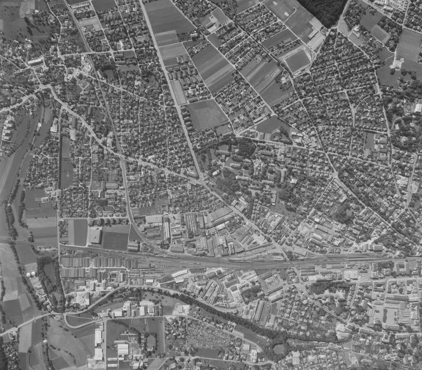 Luftaufnahme 1966 Der Aarauer Bahnhof aus der Luft.