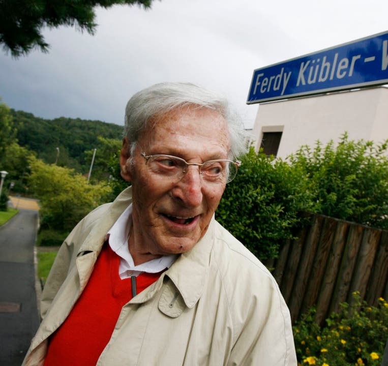 28. Dezember: Ferdi Kübler (97) Die Schweizer Radlegende begann seine Laufbahn als Berufsrennfahrer 1940 und gewann mit der Tour de Suisse 1942 sein erstes bedeutendes Rennen. Seinen grössten Erfolg verzeichnete er an der Tour de France 1950, die er im Alter von 31 Jahren als erster Schweizer gewann. In den letzten Jahren machten ihm zusehends gesundheitliche Beschwerden zu schaffen.