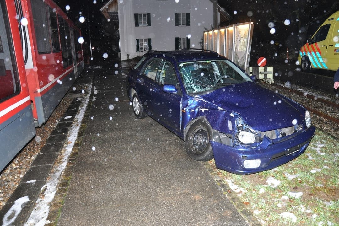 29. Januar 2013: In Flumenthal kommts zur Kollision. Die Fahrerin wird mittelschwer verletzt, das Auto hat nur noch Schrottwert.