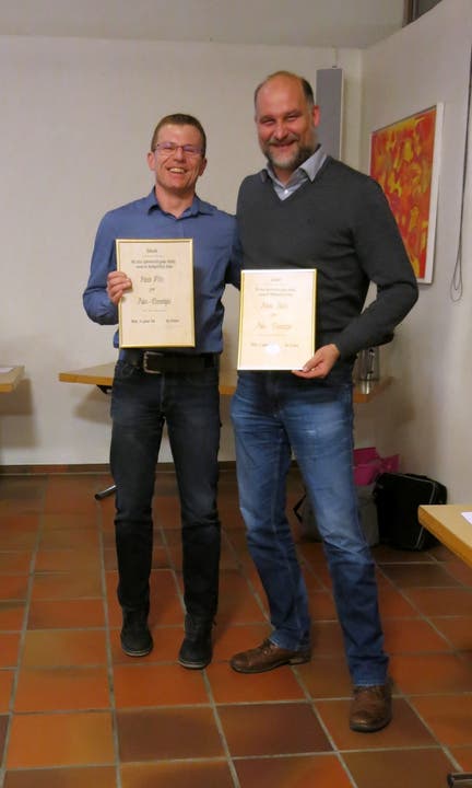 Ehrenmitgliedschaft Für Ihren ausserordentichen Einsatz, werden Patrick Pfister (links) und Adrian Studer zum Ehrenmitglied ernannt.
