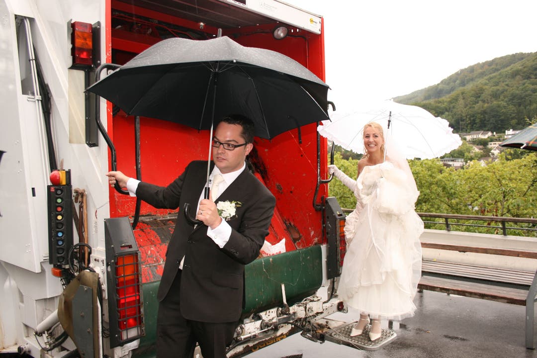 2008: Roger Huber und Marie-Louise heiraten und fahren standesgemäss vor.
