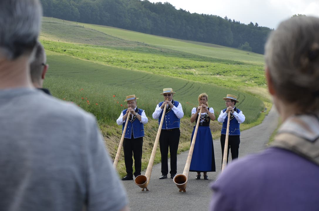 panoramaweg bellikon Viel Folklore bei der Eröffnung