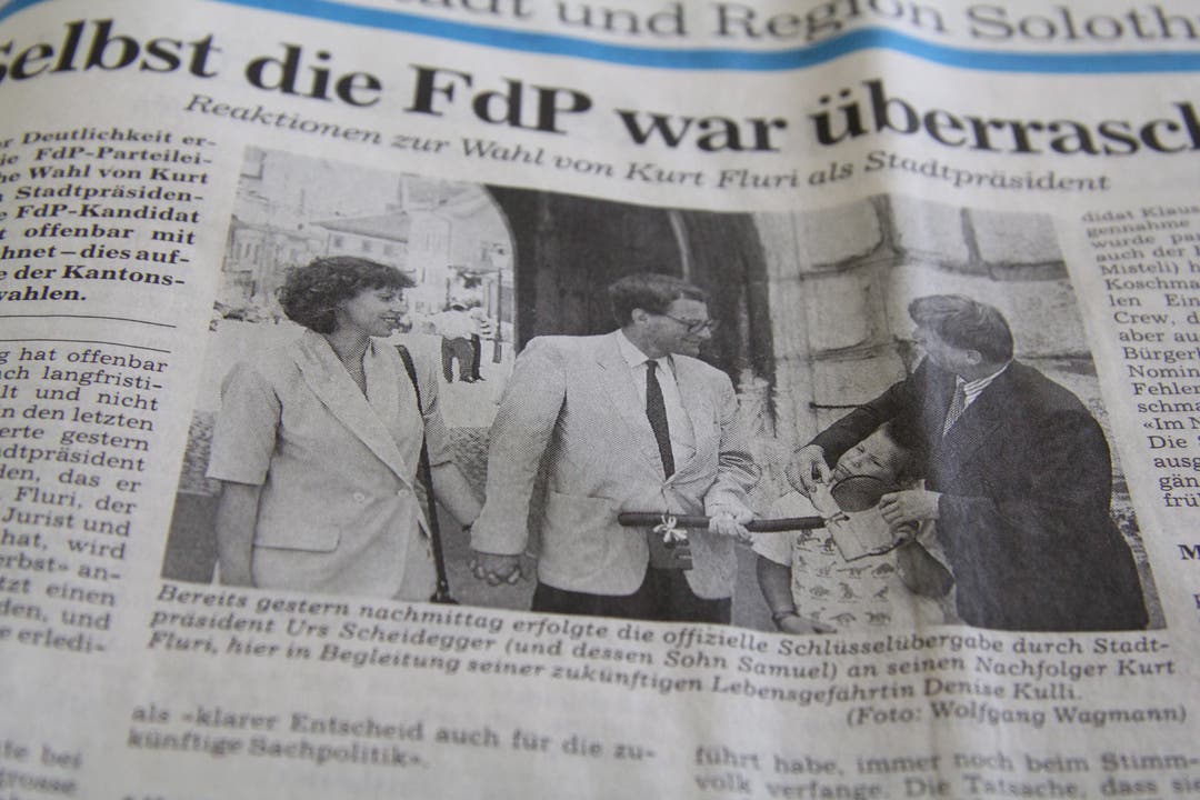 Auch die FdP war überrascht, als Fluri 1993 bereits im ersten Wahlgang gewählt wurde. Am Tag der Wahl übernahm er von seinem Vorgänger Urs Scheidegger den «Stadtschlüssel», der heute noch in Kurt Fluris Büro steht.
