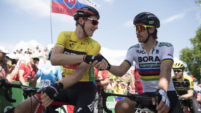 Leader und der spätere Etappensieger unter sich: Stefan Küng und Peter Sagan vor dem Start der 2. Tour-de-Suisse-Etappe in Frauenfeld.