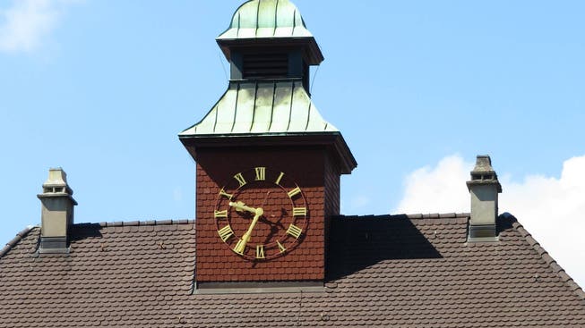 Das Uhrwerk der Schul-Turmuhr in Zuchwil steht still.
