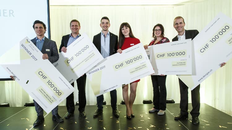 Fünf Start-ups freuen sich über je 100'000 Franken